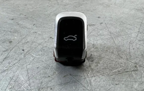 Audi A4 S4 B8 8K Tailgate opening switch 8K0959831B