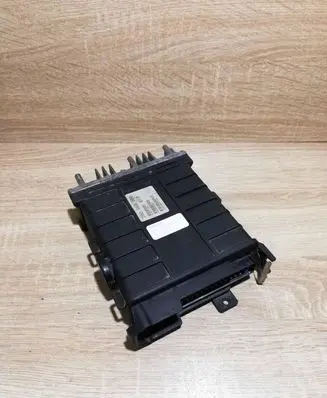 Volkswagen PASSAT B3 Engine control unit/module ECU 0261200860 8A0907404CA