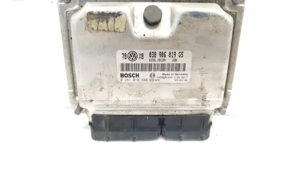 Volkswagen PASSAT B5 Engine control unit/module 038906019GS 1039S01469 0281010940