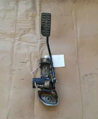 Nissan Almera Tino Accelerator throttle pedal 0281002425