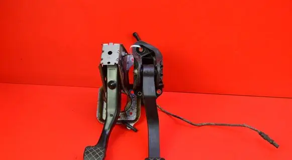 Volkswagen PASSAT B6 Accelerator throttle pedal 3C1721059R
