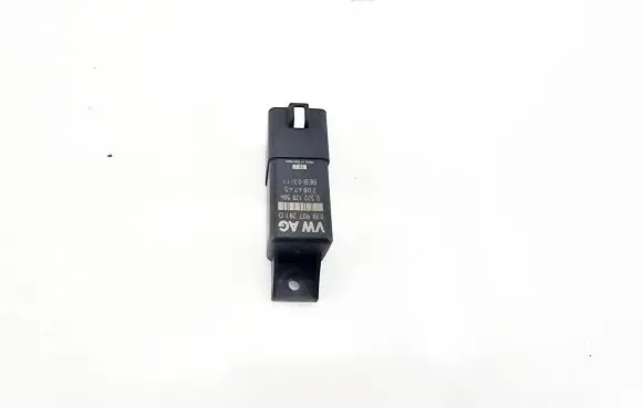 Volkswagen Caddy Glow plug pre-heat relay 038907281D 0522120504