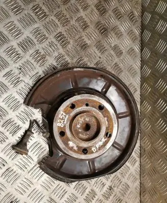 Rear wheel hub