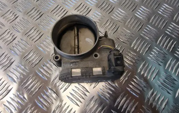 Audi A8 S8 D3 4E Throttle valve 077133062A