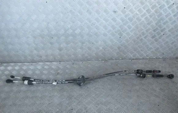 Ford Focus Gear shift cable bracket 