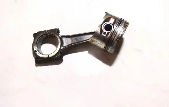 Citroen Xsara Picasso Piston with connecting rod
