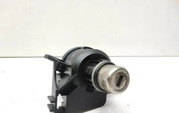 BMW 3 E92 E93 Tailgate exterior lock 7167321 51247167321