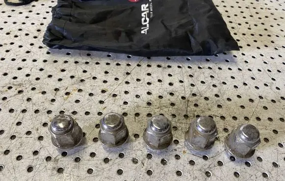 KIA Ceed Nuts/bolts 