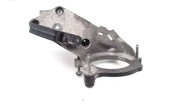 Engine mounting bracket