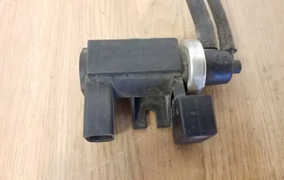 Audi A4 S4 B6 8E 8H Turbo solenoid valve 8E0906628A 72290330
