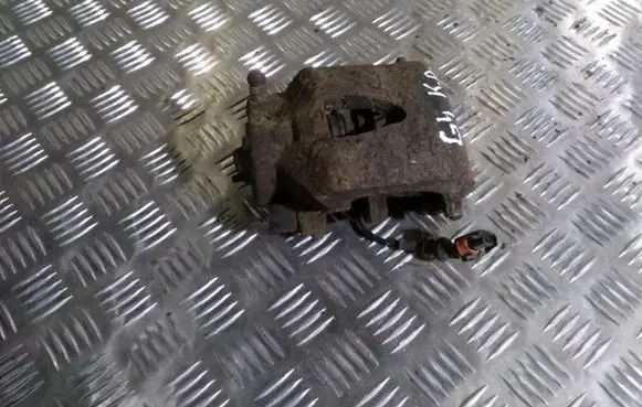 Volkswagen Golf IV Front brake caliper
