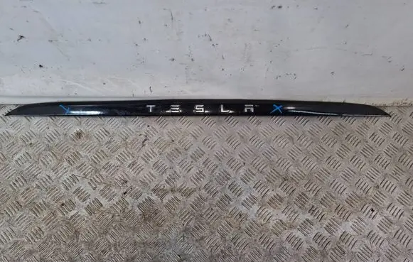 Tesla Model X Tailgate trim 104692000B