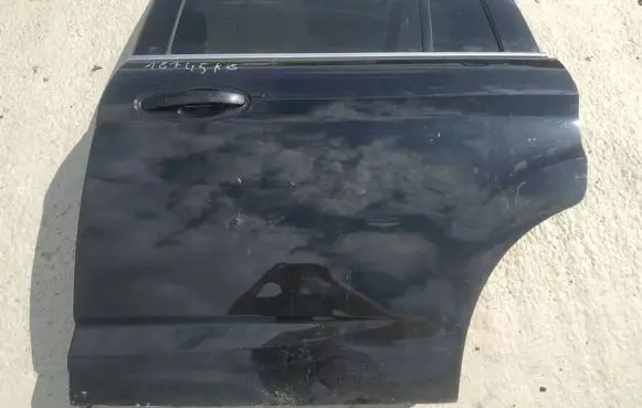 Ford C-MAX II Rear door juodos