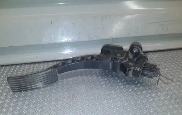 Dodge Caliber Accelerator throttle pedal 04891585ab