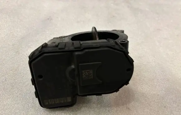 Mercedes-Benz E W212 Throttle valve A6510900470 6510900470