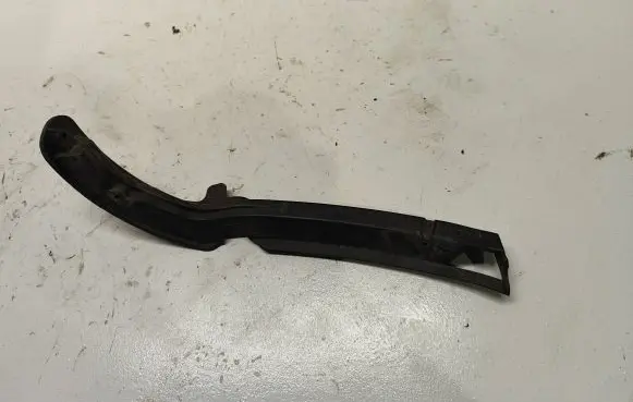 Volkswagen PASSAT B6 Front bumper mounting bracket 3C0807178