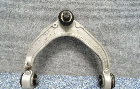 BMW X6 E71 Front upper control arm/wishbone 6863785