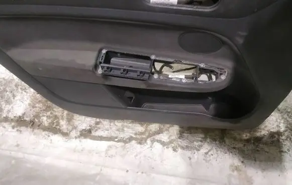 Volkswagen Golf Plus Front door card panel trim 