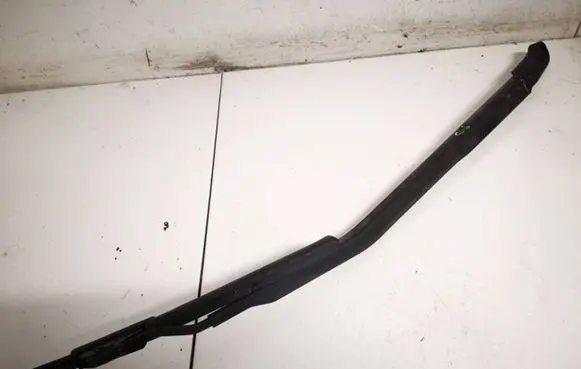Nissan Primera Front wiper blade arm