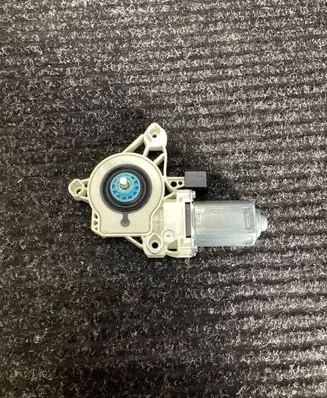 Audi e-tron Front door window regulator motor 4K0959802 C28128101