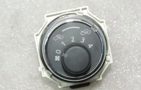 Toyota Yaris Interior fan control switch 559020D200