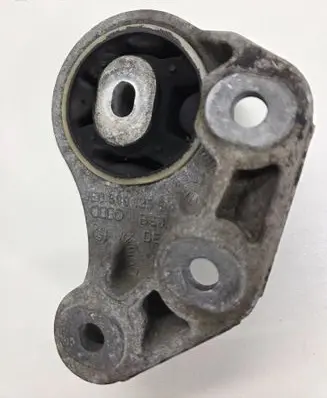 Audi A4 S4 B6 8E 8H Rear differential mounting bracket 8E0599125B