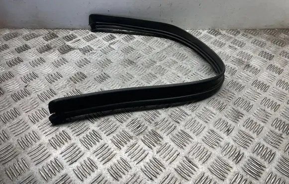 BMW 5 F10 F11 Engine compartment rubber 7206521