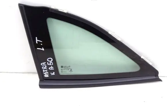 Mitsubishi Pajero Rear side window 39076861