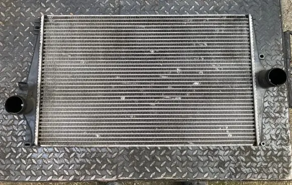 Volvo XC90 Intercooler radiator 8627375 25749 874387Q