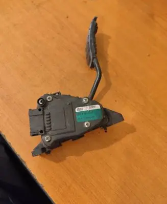 Renault Master II Accelerator throttle pedal 6PV00811904 7700314525