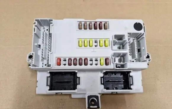 Fiat 500L Central body control module 51940209