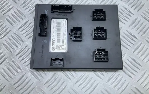 Audi A4 S4 B8 8K Comfort/convenience module 8K0907063DC