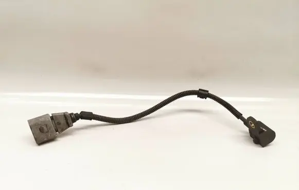 Volkswagen PASSAT B6 Crankshaft speed sensor 9805940