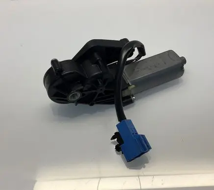 Mercedes-Benz S W221 Seat adjustment motor 0390203208