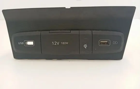 Hyundai Tucson IV NX4 USB socket connector 84632N7800