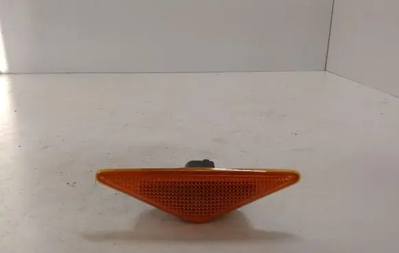 Ford Mondeo Mk III Front fender indicator light 1S7113K309AB