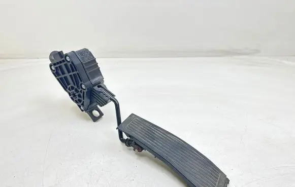 Honda Accord Accelerator throttle pedal 1988007730