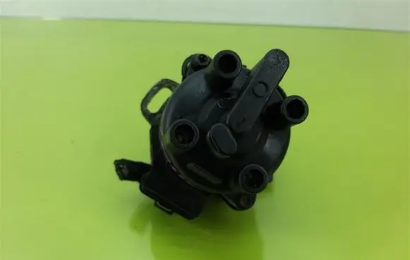 Mazda 323 F Spark distributor T2T60371