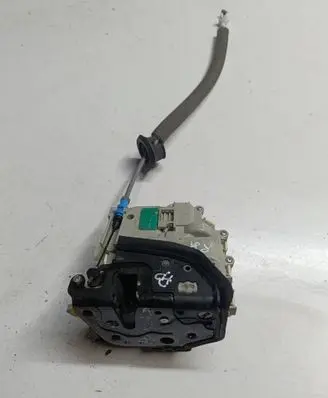 Audi Q2 - Front door lock 8X1837016C