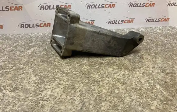 Mercedes-Benz S W220 Engine mounting bracket A6132230304