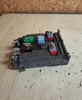 Fiat Ulysse Fuse module 9651938180