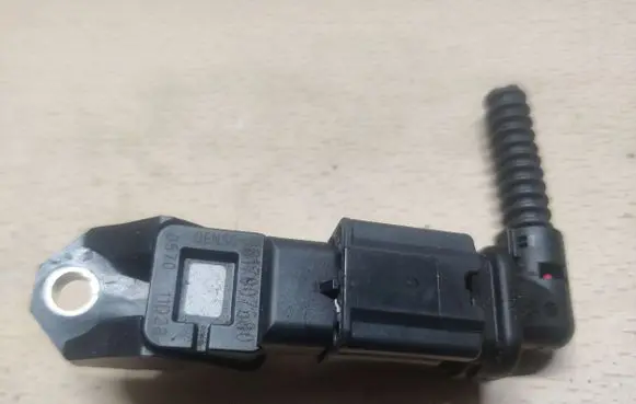 Opel Mokka B Air pressure sensor 9817007580
