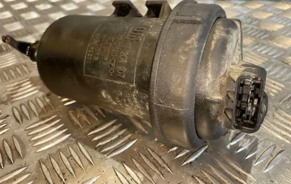 Opel Vectra C Fuel filter housing 13204107