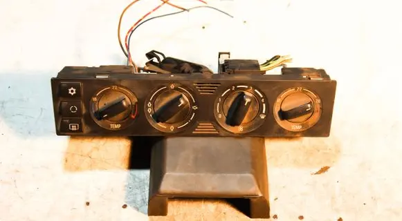 BMW 7 E38 Climate control unit 641183911049