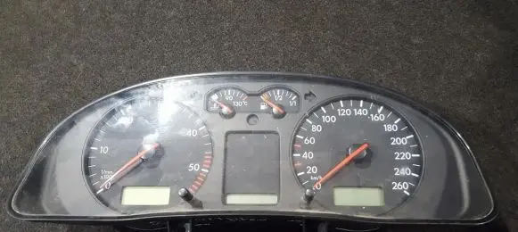 Volkswagen PASSAT B5 Speedometer (instrument cluster) 3b0920802g