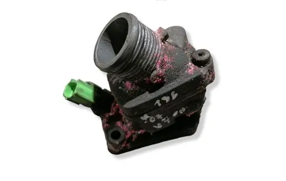 Volvo V70 Thermostat/thermostat housing 