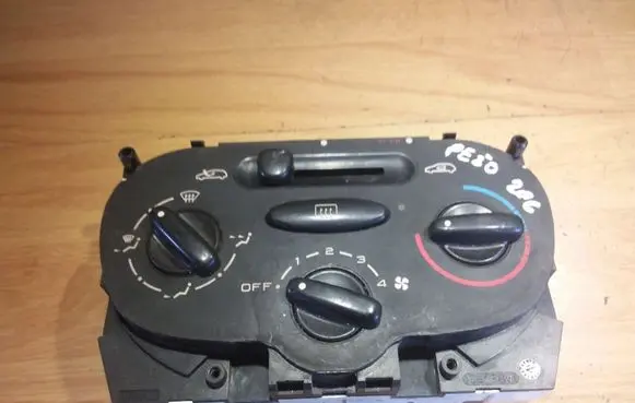 Peugeot 206 Climate control unit 1068901