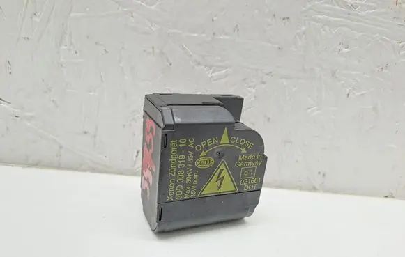 Mercedes-Benz E W211 Headlight ballast module Xenon 5DD00831910 5DD008319 2953214