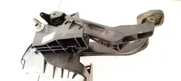 Mercedes-Benz C AMG W204 Brake pedal PP204290217 204290217