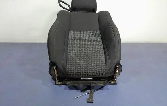 Chrysler Challenger Front passenger seat 